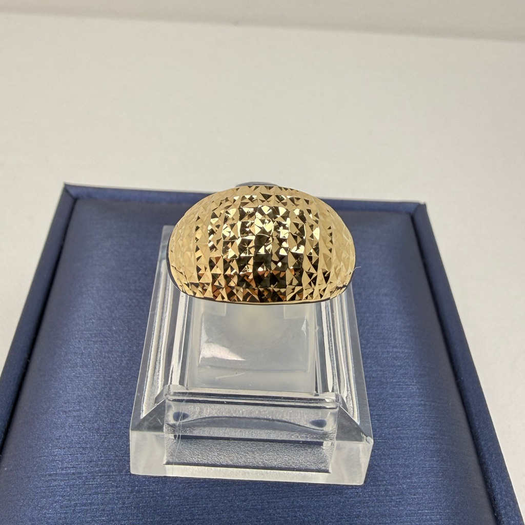 18k Genuine Gold Diamond Cut Dome Ring Preowned